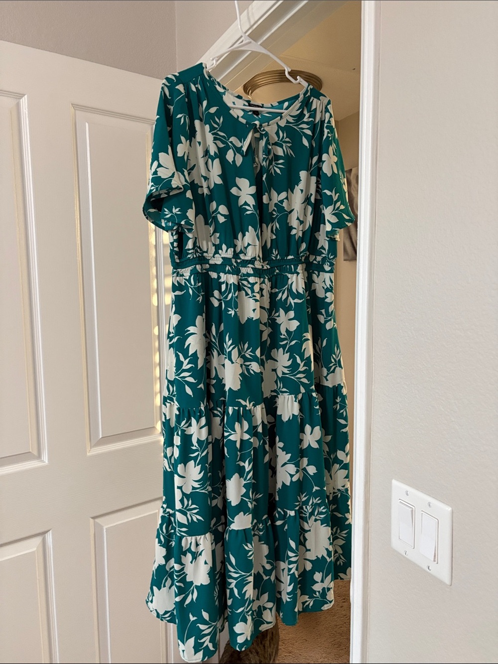 torrid Teal and White Floral Short Sleeve Midi Dress
